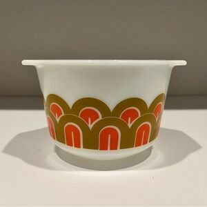 Pyrex Vintage Arches Fish Scale Dish